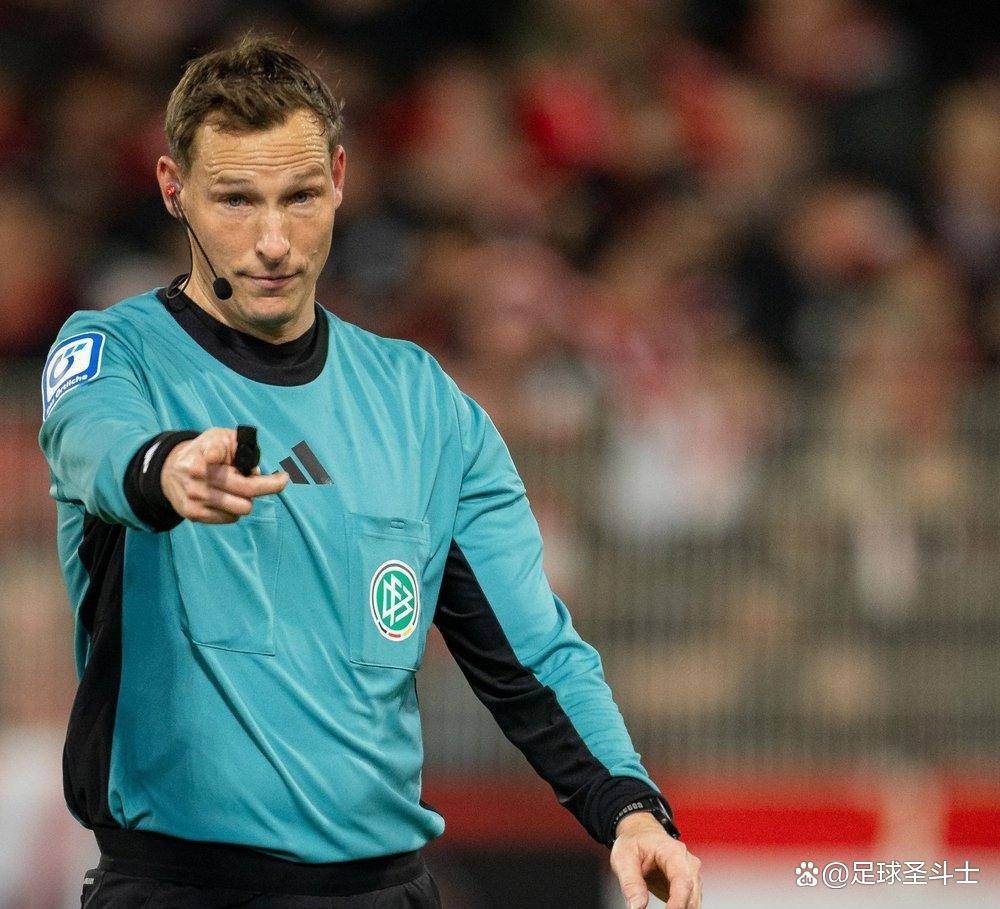 拜仁高层驳斥德甲“青训营”论：钱袋子和奖杯是两码事